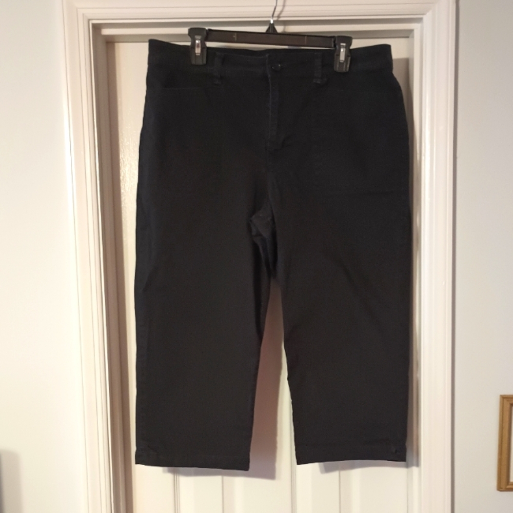 Gloria Vanderbilt Black Cotton Capri Pants 16